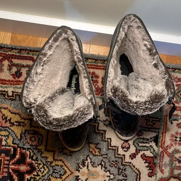 Women's Black Fur-Lined Boots - Picture 2 of 3